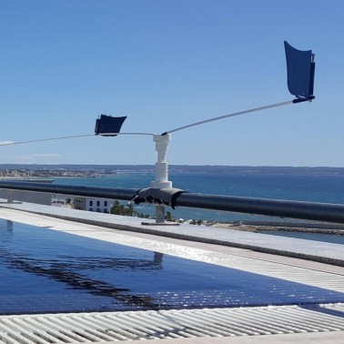 StopGull Air instalado en piscina flotante con Soporte Textil Railing