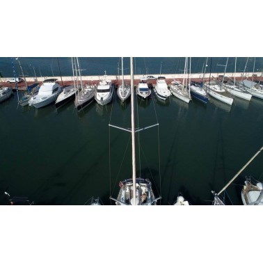 StopGull Spreader on a boat in a port aerial view