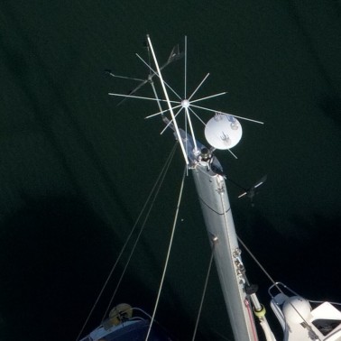 StopGull TopMast instalado en barco Vista Aérea