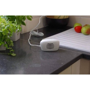 Ultrasonic Mouse and Insect Repeller WK0220 installed on kitchen countertop