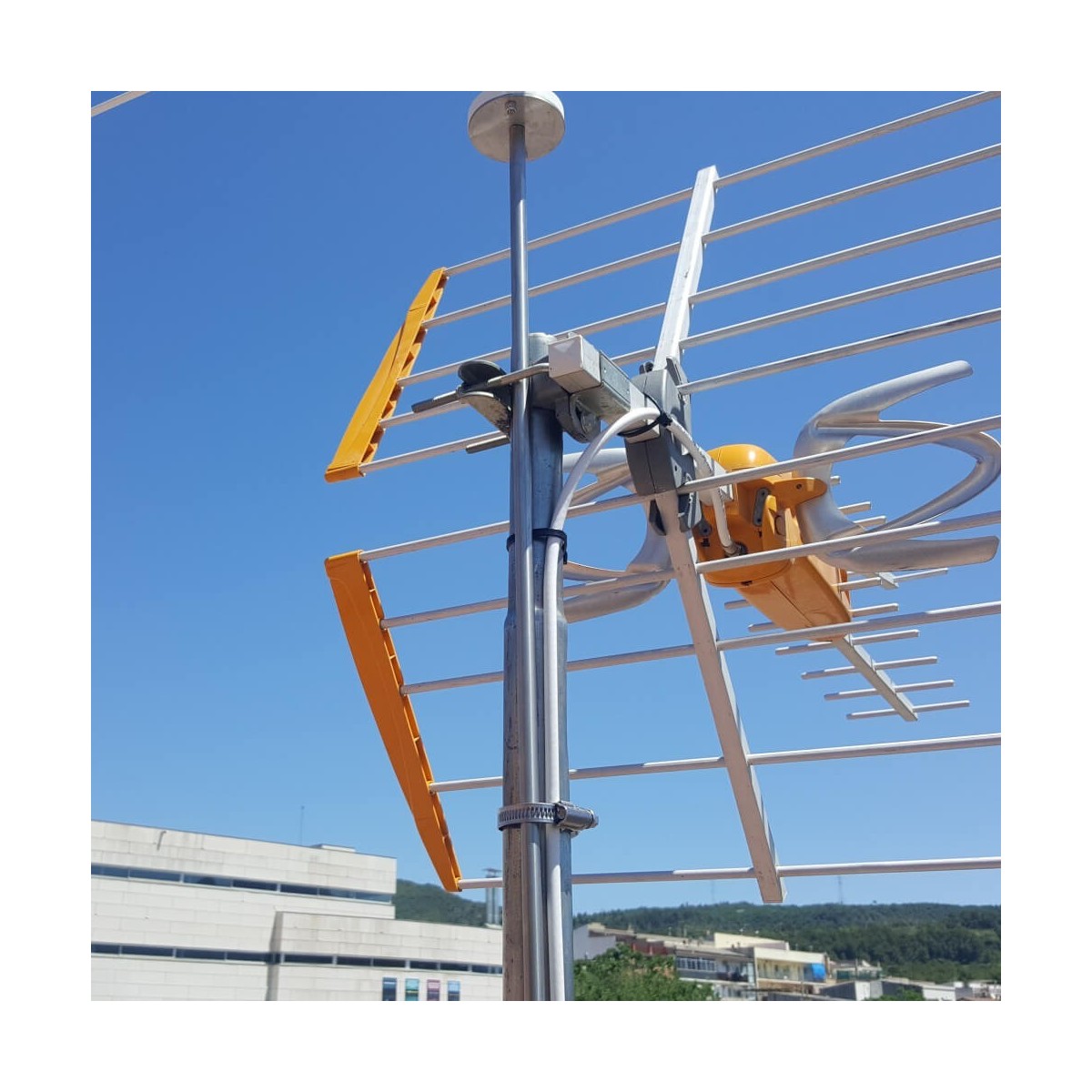 Bird Repeller for TV Aerials Keeping Birds Off TV Aerials